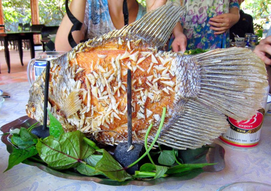 2-Day Mekong Delta Luxury Group Tour from Ho Chi Minh City - Cai Rang Floating Market: What You’ll See in the Morning