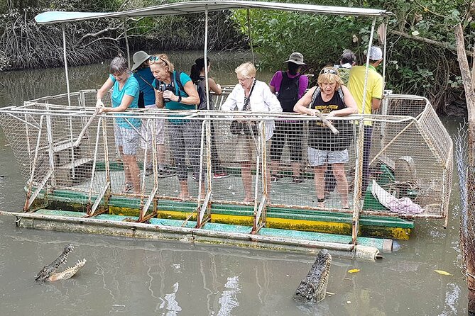Can Gio Mangrove Adventure: Speedboat with Monkey Island - Local seafood market break and sugarcane juice