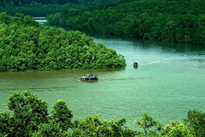 Can Gio Mangrove Forest 1 day tour - First Thing in the Morning: Getting Out of District 1