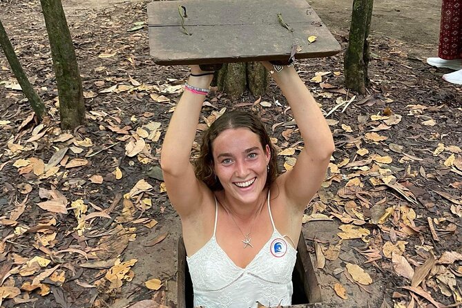 Cu Chi Ben Duoc Tunnels Tour (max 12 people) with Private Option - Small-group comfort: bus vs limousine vs private option