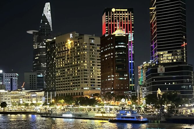 Dinner On Cruise In Ho Chi Minh City With Private Table - Dinner on Board: Vietnamese and International Dishes, With Mixed Consistency