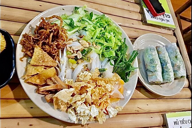 Female Rider | Street Food & Sightseeing By Motorbike - Passing Chinatown energy in Cholon (Quận 5–6)