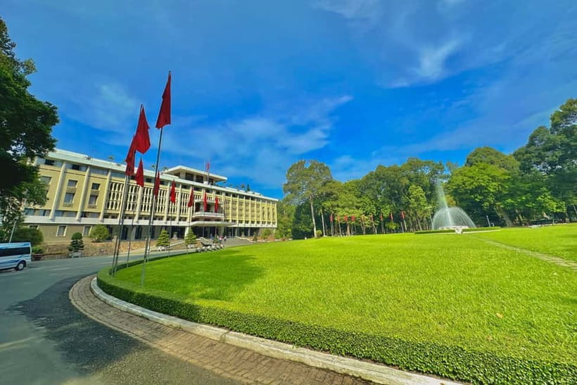 Free E-Sim War Remnants Museum & Independence Palace Tour - Quick hits before you go