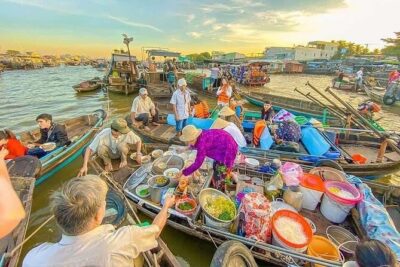 Full-Day in Mekong Delta Floating Market and Local Private Tour - Cai Rang Floating Market: seeing commerce from inside the scene