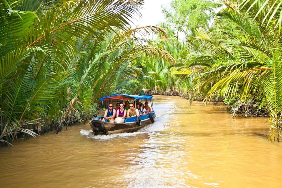 HCM: Authentic Mekong Delta - Boat, TukTuk, Khot Cake Making - Vinh Trang Pagoda: a short guided visit that gives you something to notice
