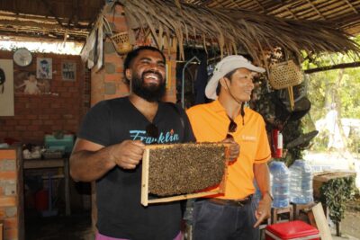 HCM: Mekong Delta, My Tho & Ben Tre Coconut Village - Vinh Trang Pagoda: the quick culture stop that sets the tone