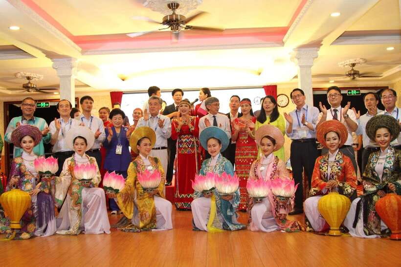HCM: Saigon River Dinner Cruise - The Onboard Entertainment: What Makes It Feel Worthwhile