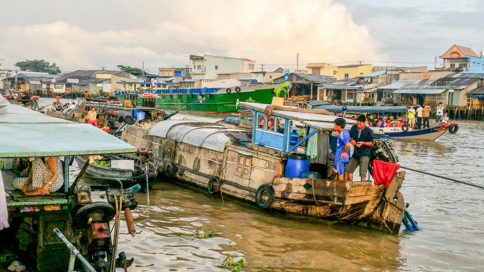HCMC: Cai Rang Floating Market & Mekong Delta Private Tour - Sampan canals under coconut palms: closer, slower, real