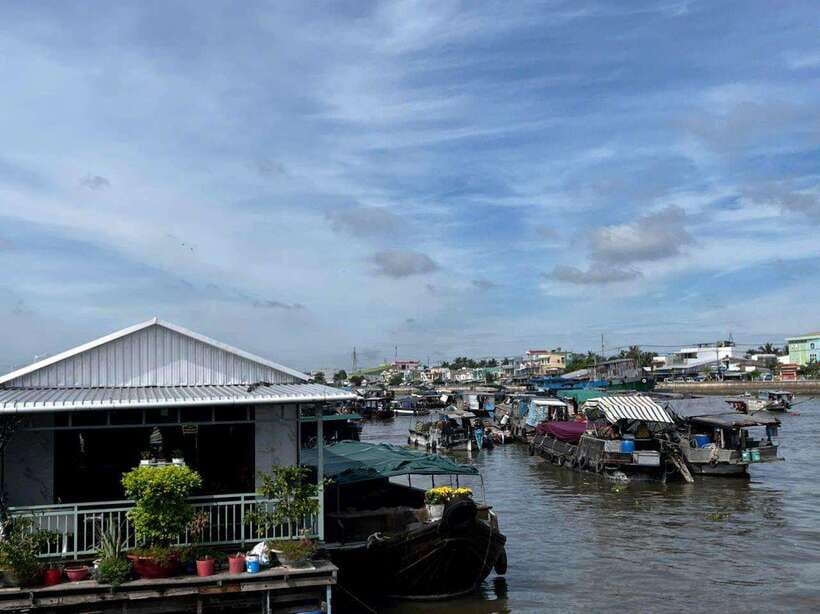 Ho Chi Minh: 1-Day Mekong Delta Tour-Floating Market & Islet - The road back into town: staying present after the morning sprint