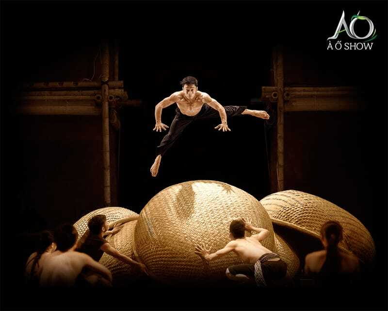 Ho Chi Minh: A O Show Bamboo Circus at Saigon Opera House - Inside the Opera House: Seating Choices and the Balcony Moment