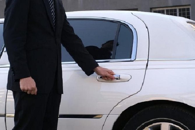 Ho Chi Minh Airport Arrival Or Departure By Private Car Transfers - Tan Son Nhat pickup: finding your driver fast