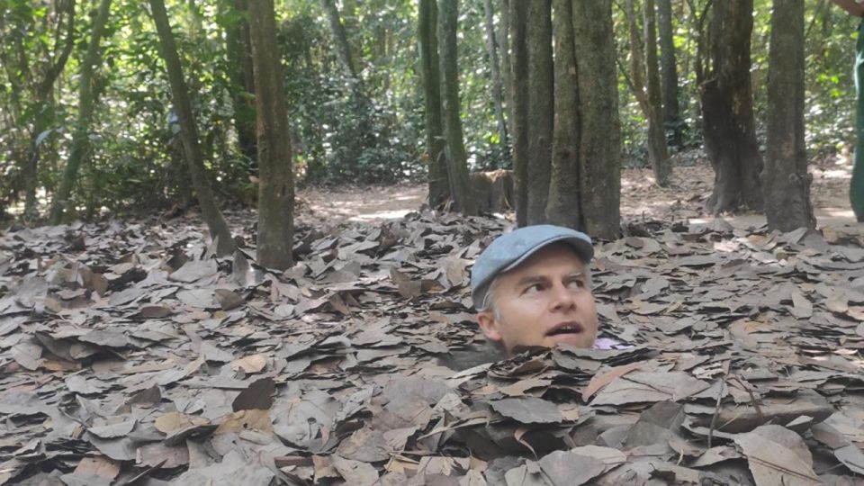 Ho Chi Minh City: Cu Chi Tunnels and Gun Shooting Experience - Lacquer painting workshop and SOL Cu Chi Restaurant meal break