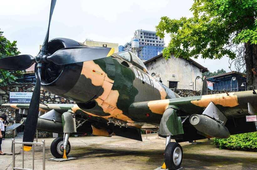 Ho Chi Minh City: Half-day History And Culture Tour - Independence Palace: a preserved home for power during the 1960s and 1970s