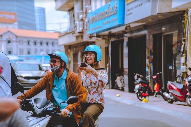 Ho Chi Minh City Motorbike Tour w Student + Safe + Fun - City Hall photo time and the Nguyen Hue Street stroll