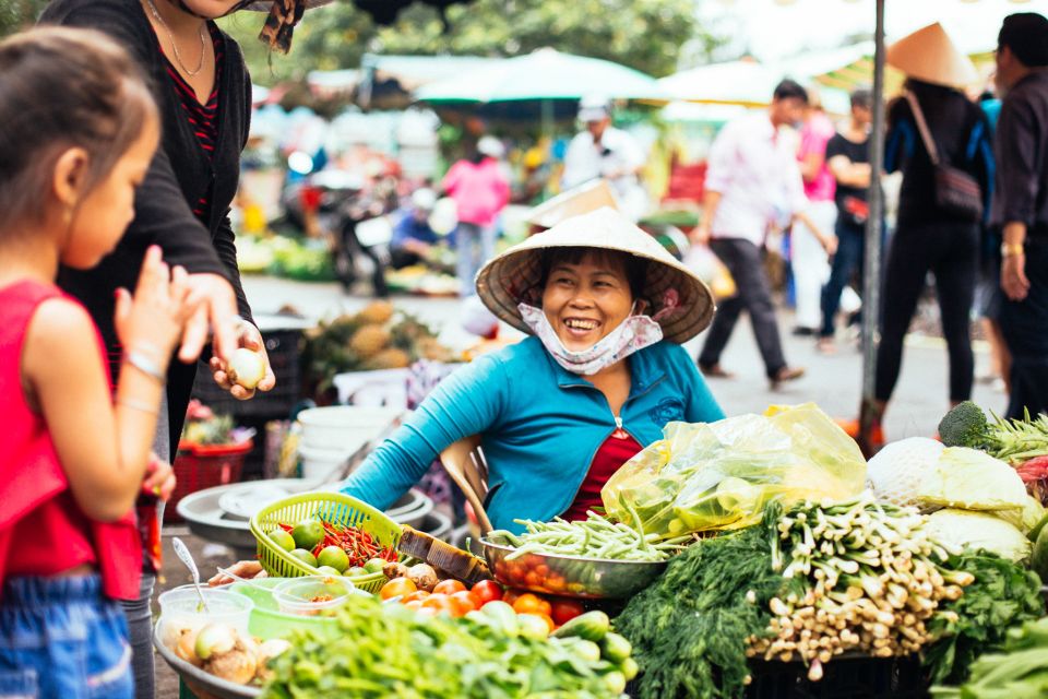 Ho Chi Minh City: Private City Tour Off the Beaten Track - Street art and architectural gems (not the postcard kind)