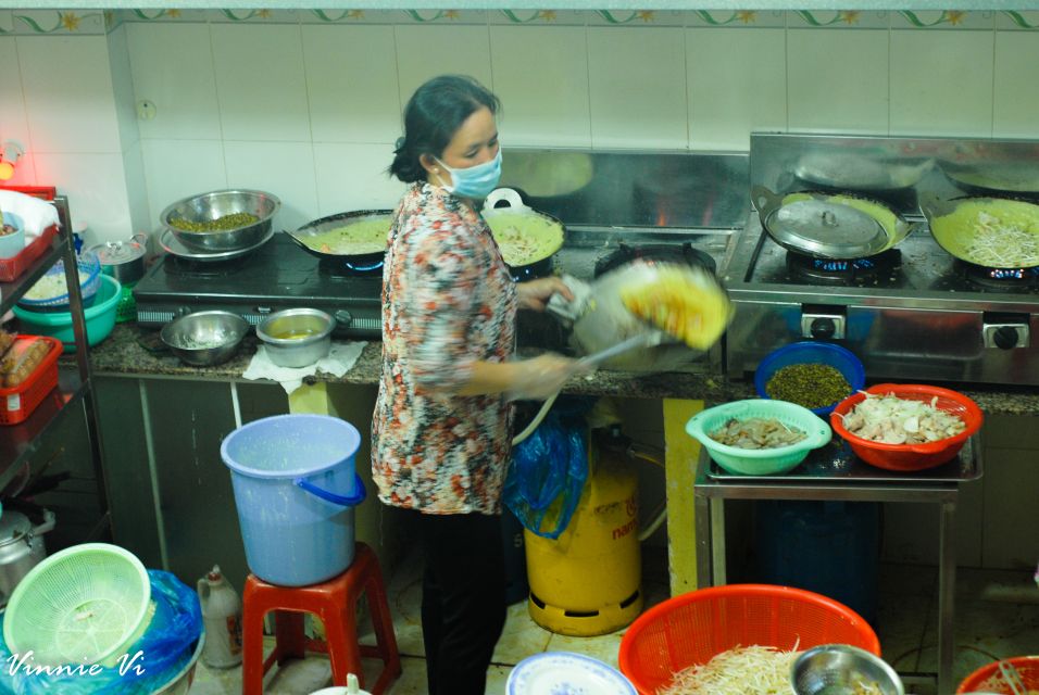 Ho Chi Minh City: Private Street Food Evening Walking Tour - Betel-Leaf Beef and Pork Noodle Soup: The Main Savory Turn