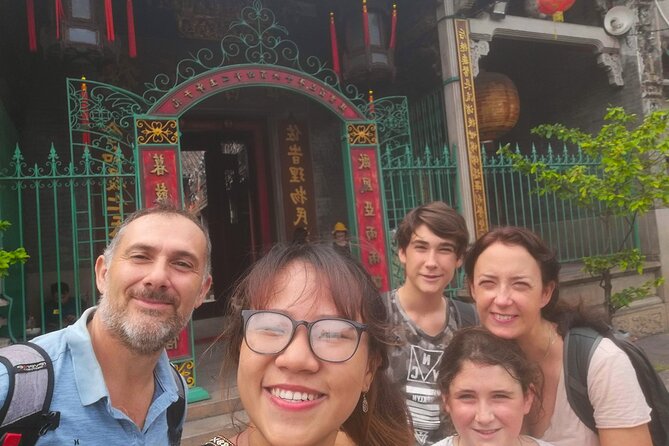 Ho Chi Minh City private walking tours with young local volunteers - A Budget-Friendly Private Walking Tour Run by Student Volunteers