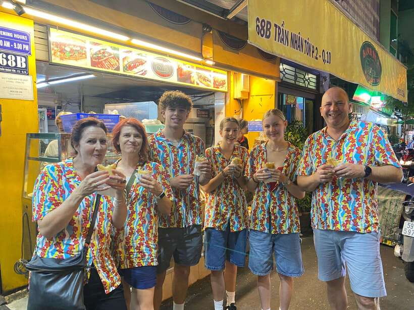 Ho Chi Minh City: Walking Food Tour with 13 Tastings - What You Actually Eat: 13 Tastings That Cover the Best of Saigon