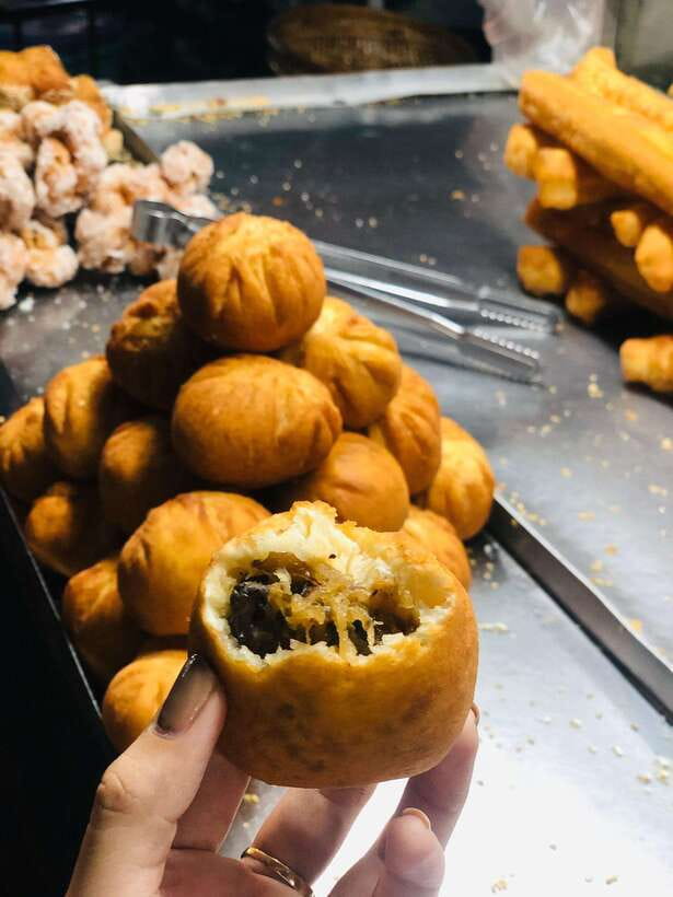 Ho Chi Minh City: Walking Food Tour with 13 Tastings - Drinks Included: Sugarcane Juice, Water, and Local Beer