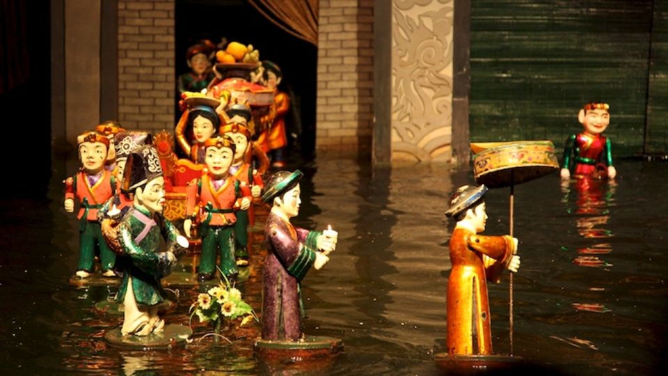 Ho Chi Minh City: Water Puppet Show and Dinner Cruise - Guides and Seats: Getting More Out of the Package
