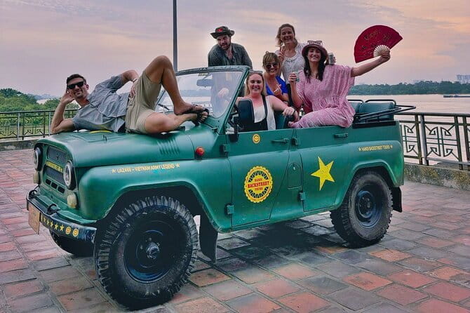 Jeep Tour Saigon By Night : FRESH SEAFOOD, STREET FOOD & SKY BAR - Getting started: Opera House meet-up and Nguyen Hue Street at 6:00 pm