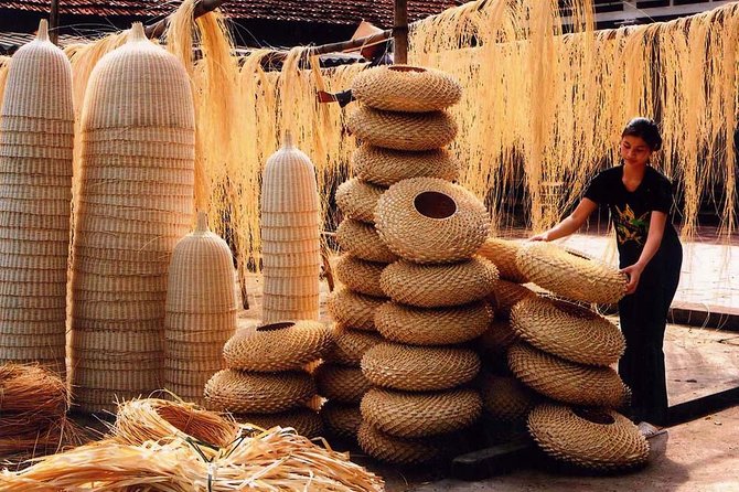Mekong Delta Tour Full Day Cai Be-Vinh Long - Cai Be Floating Market on water: motorboat views plus rowboat realism