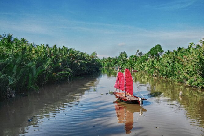 Mekong Zigzag Full Day tour: Scooter, Sailboat, Food (HCM-BenTre) - From the river to the tributaries: sailboat time and the tide effect