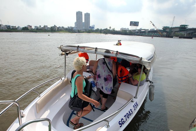 Morning CuChi Tunnels-Tapioca-Secret Traps Luxury Speedboat 2Ways - The English-Speaking Guide Factor: Why This Tour Feels Personal