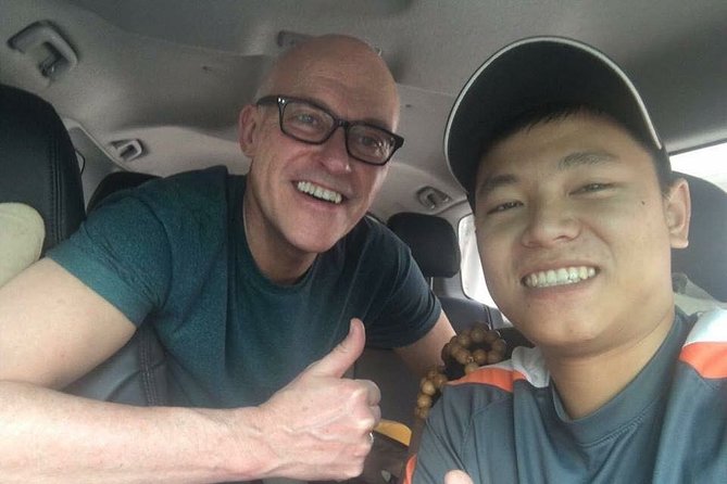Saigon Airport to Ho Chi Minh City Center Private Transfer - Meeting Your Driver: Terminals, Signs, and Avoiding the Wrong Person