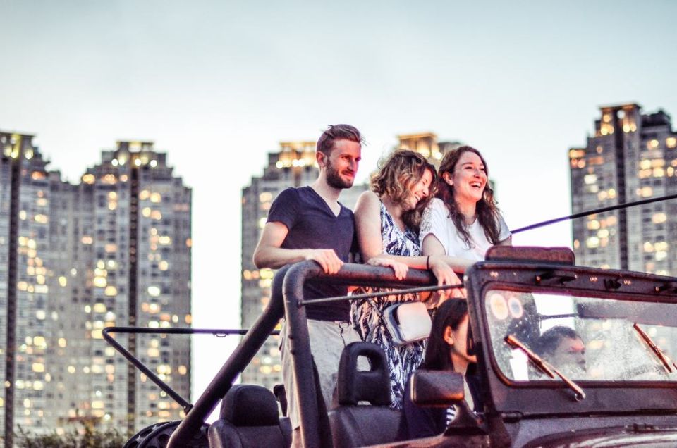 Saigon by Night: Private City Tour by Jeep and Skybar Drink - The Night Market Stop: Browsing, Snacks, and How to Spend Wisely