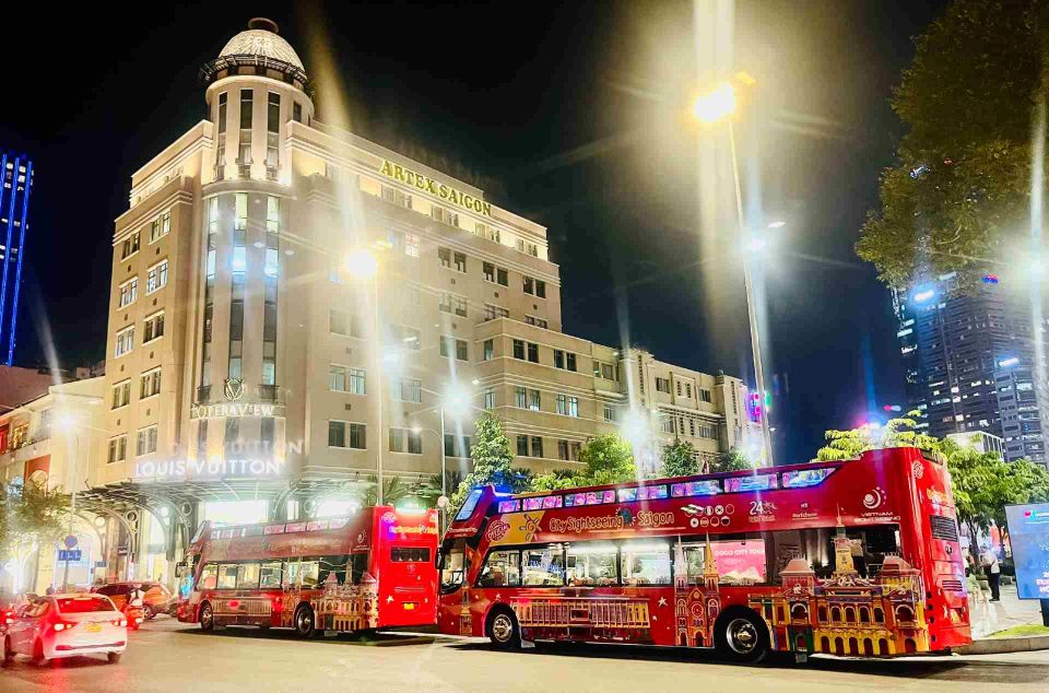 Saigon: City Sightseeing 45-Minute Panoramic Night Tour - Meeting point by the Saigon Opera House: plan for a line