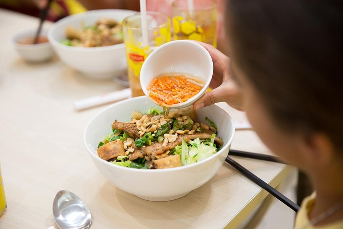 Saigon Food Tour on Scooter at Night - Guide Energy: Names Like Cece, Hien, Hieu, and Ahn (What They Do)