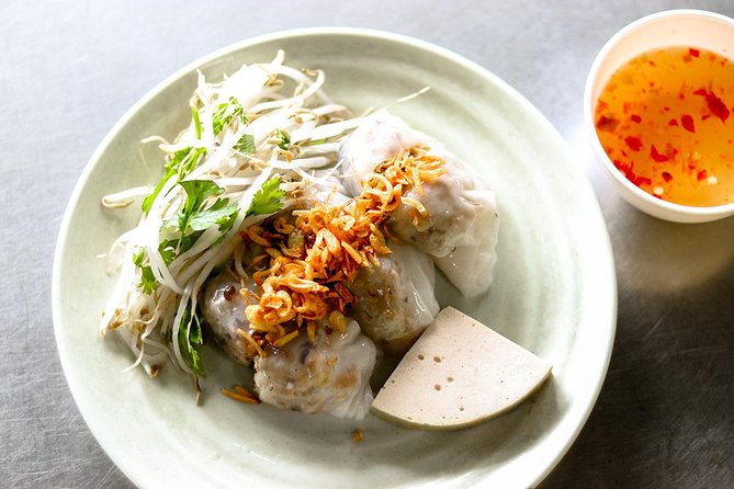 Saigon Night Street Food and City Tour on Scooter - Who should book this scooter street food tour (and who should think twice)