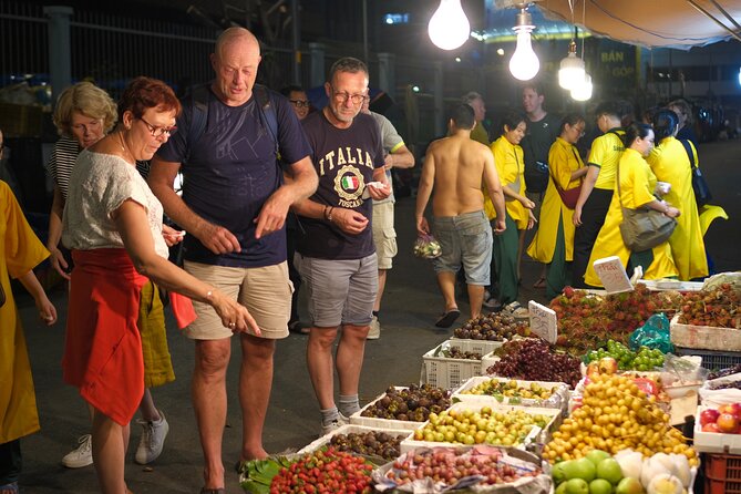 Saigon Sight & Food Tour By Night (Private Tour) - Dinner at 09 Foods & Drink: The Meal That Sets the Tone