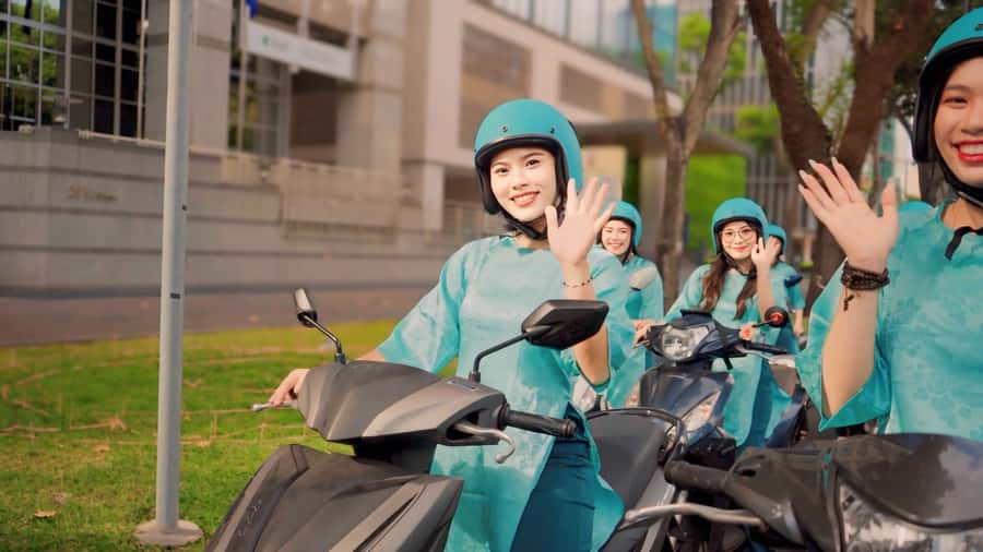 Saigon: Street Food Tasting & Sightseeing Tour by Motorbike - Quick highlights before you go