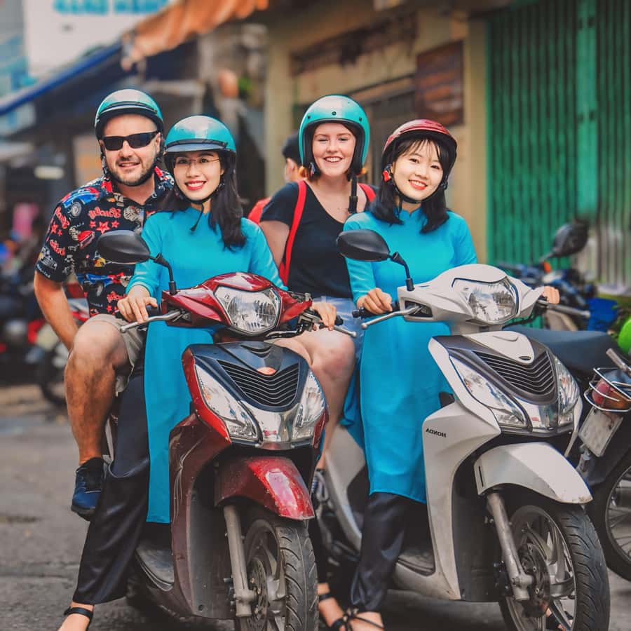 Saigon: Street Food Tasting & Sightseeing Tour by Motorbike - Why a scooter food tour makes sense in Ho Chi Minh City