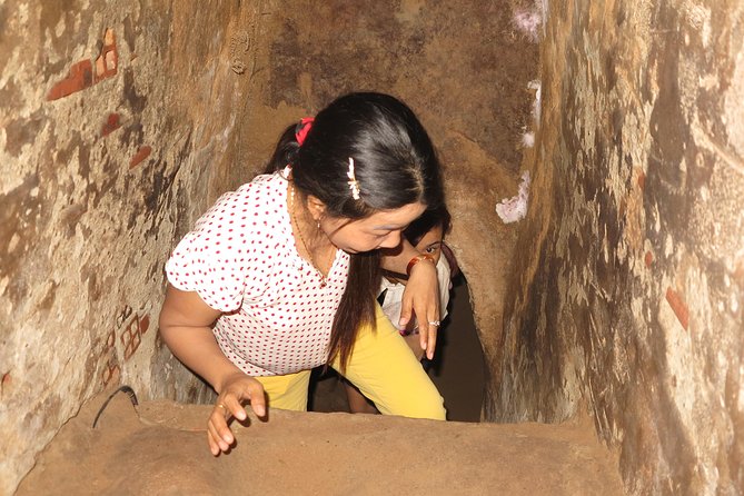 Small-Group 1-Day Tour: Cu Chi Tunnels & Mekong Delta - The 5-course lunch stop that keeps the day on track