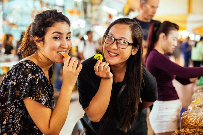 The 10 Tastings of Ho Chi Minh City With Locals: Private Street Food Tour - Turtle Lake: the local escape for heat and a quick snack