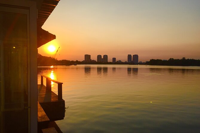 VIP Tour in Saigon: Romantic Sunset Cocktail by SpeedBoat - The cocktail moment: romantic, yes, but plan around what’s included